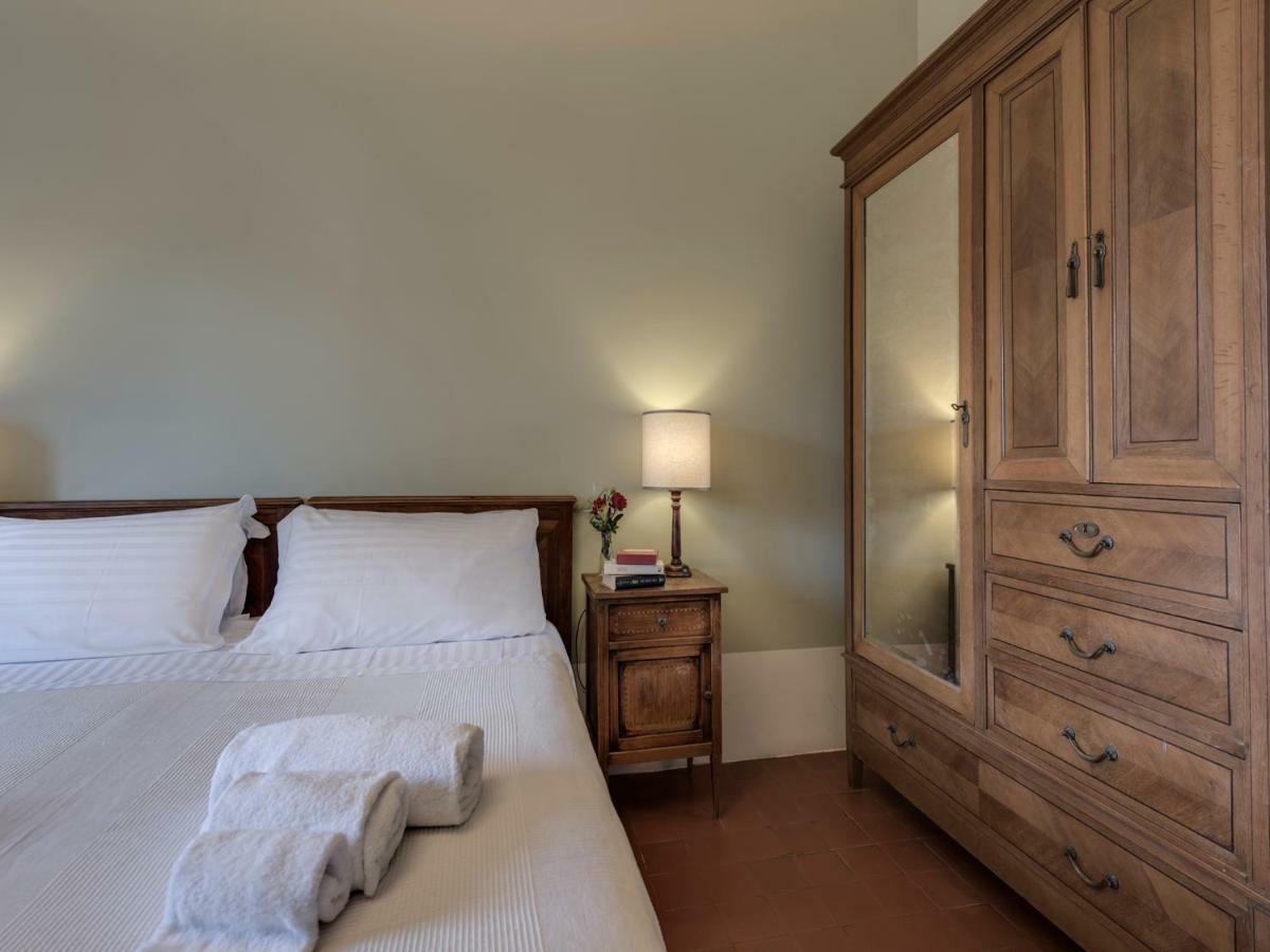 Seano Tenuta Di Capezzana Bed & Breakfast エクステリア 写真